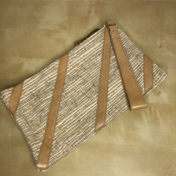 Carpet Bags of America Vintage Wristlet Cream - Picture 1 of 5